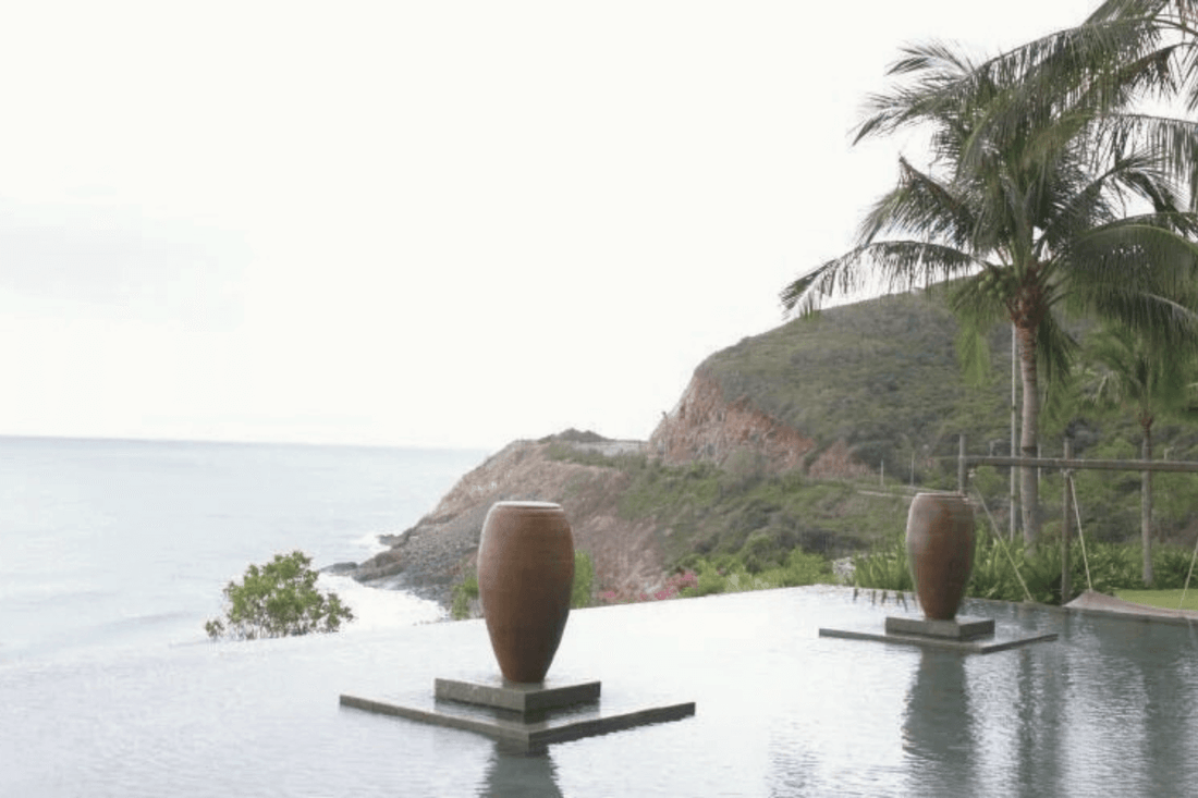 Quiet Luxury in the Garden: Creating Calm Outdoor Spaces - Fourseas Pottery