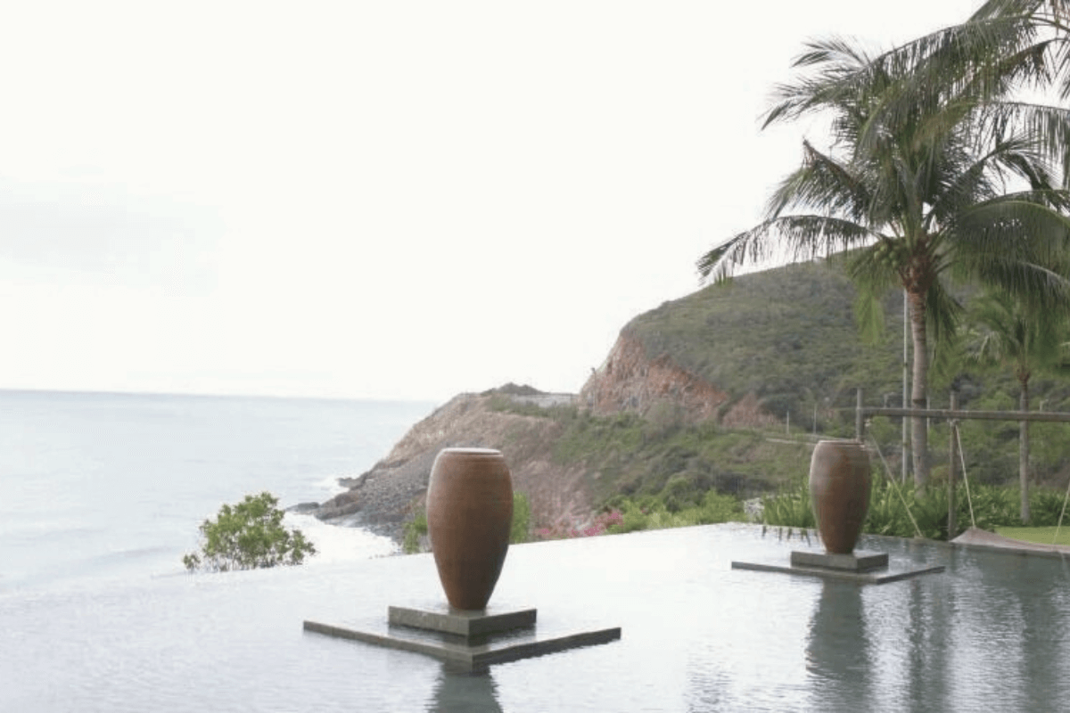 Quiet Luxury in the Garden: Creating Calm Outdoor Spaces - Fourseas Pottery